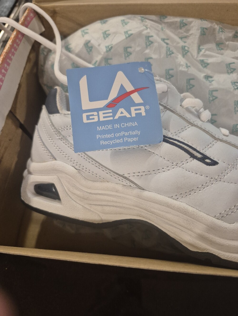 LA Gear Women's en’s White Casual Athletic Sneakers. Size 9